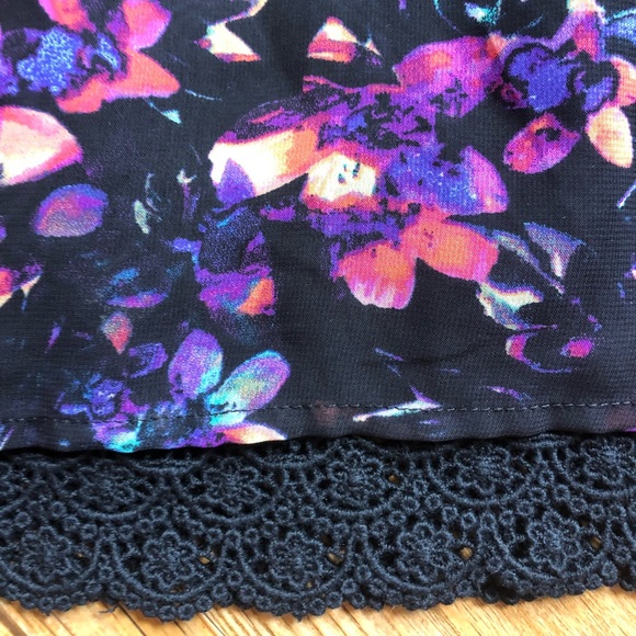 Decree Floral and Crochet Skirt - Picture 7 of 9